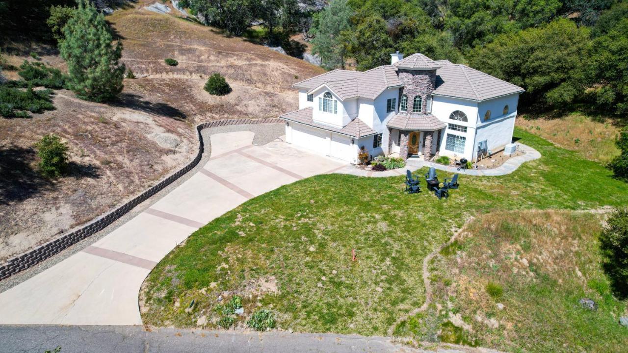 Mountain Majesty With Hot Tub, Pool Table, Generator, Ev Hookup Villa Oakhurst Bagian luar foto