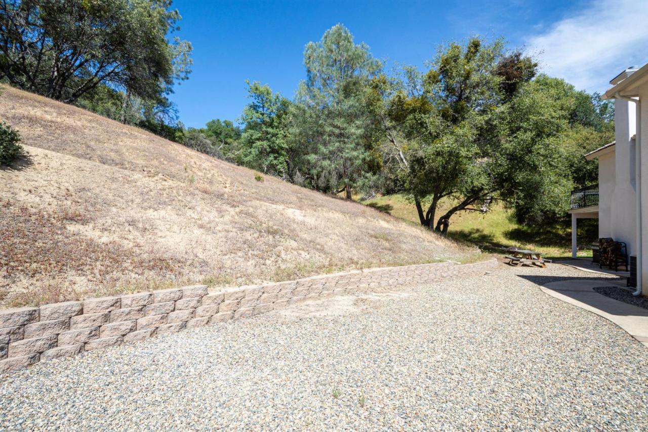 Mountain Majesty With Hot Tub, Pool Table, Generator, Ev Hookup Villa Oakhurst Bagian luar foto