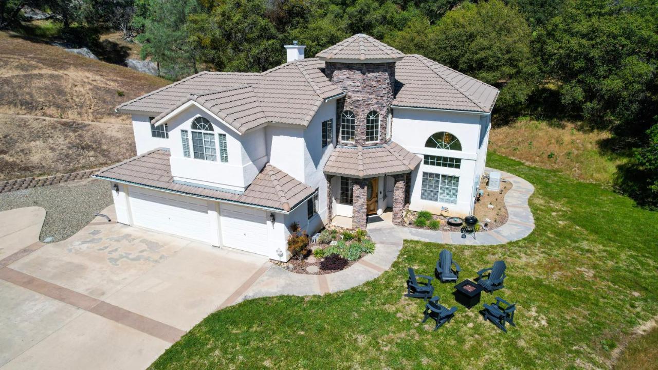 Mountain Majesty With Hot Tub, Pool Table, Generator, Ev Hookup Villa Oakhurst Bagian luar foto